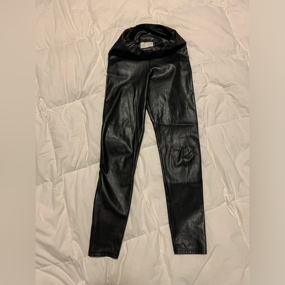 Wilfred Free vegan leather small black